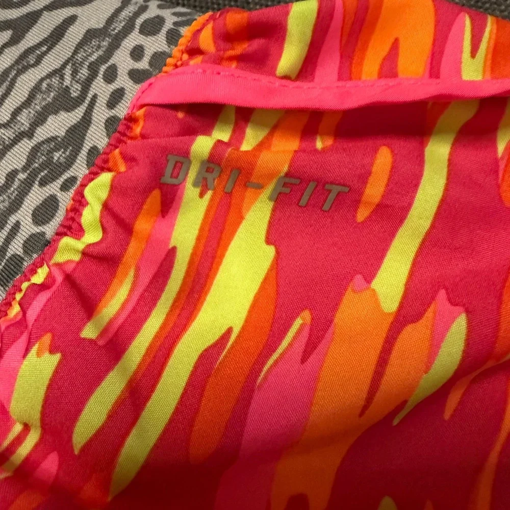 Nike Dri-FIT Kids Pink Orange Abstract Print Running Shorts Size Medium M